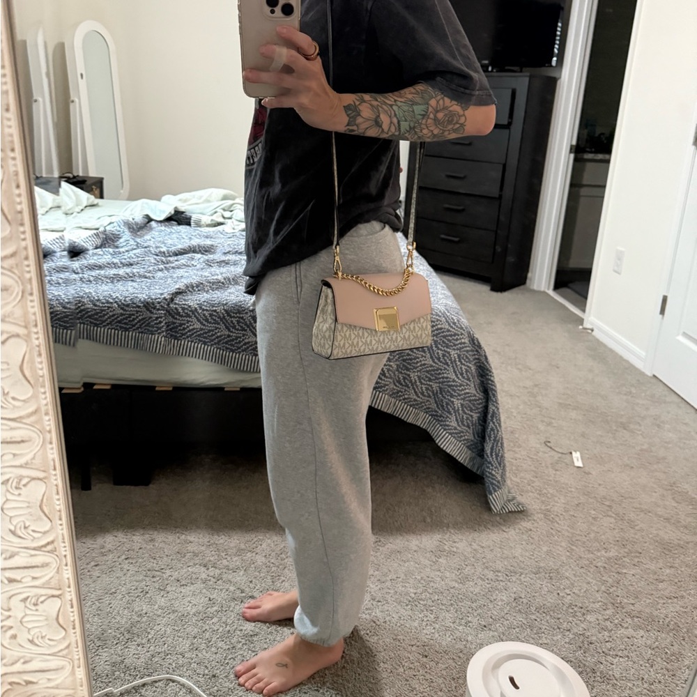 Michael Kors crossbody - Picture 9 of 9